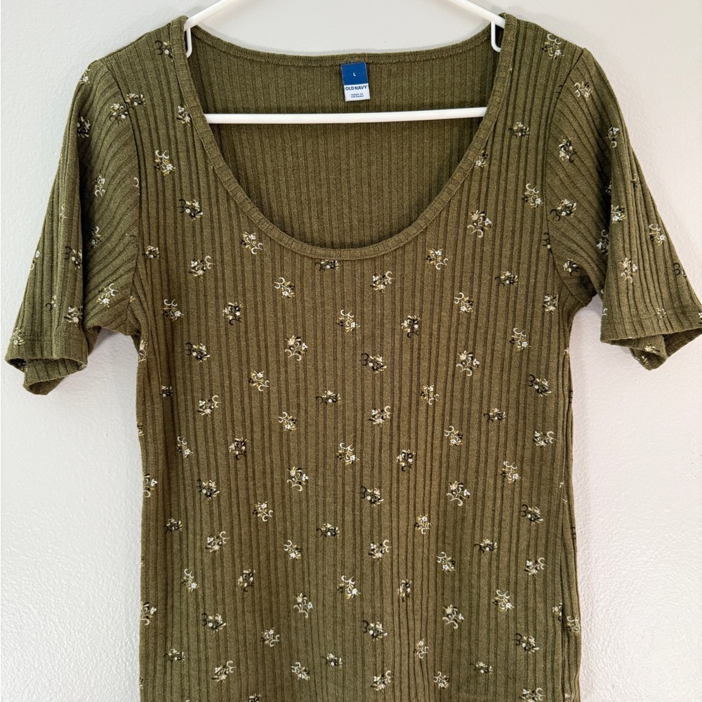 Old Navy Green Floral Short Sleeve Tee